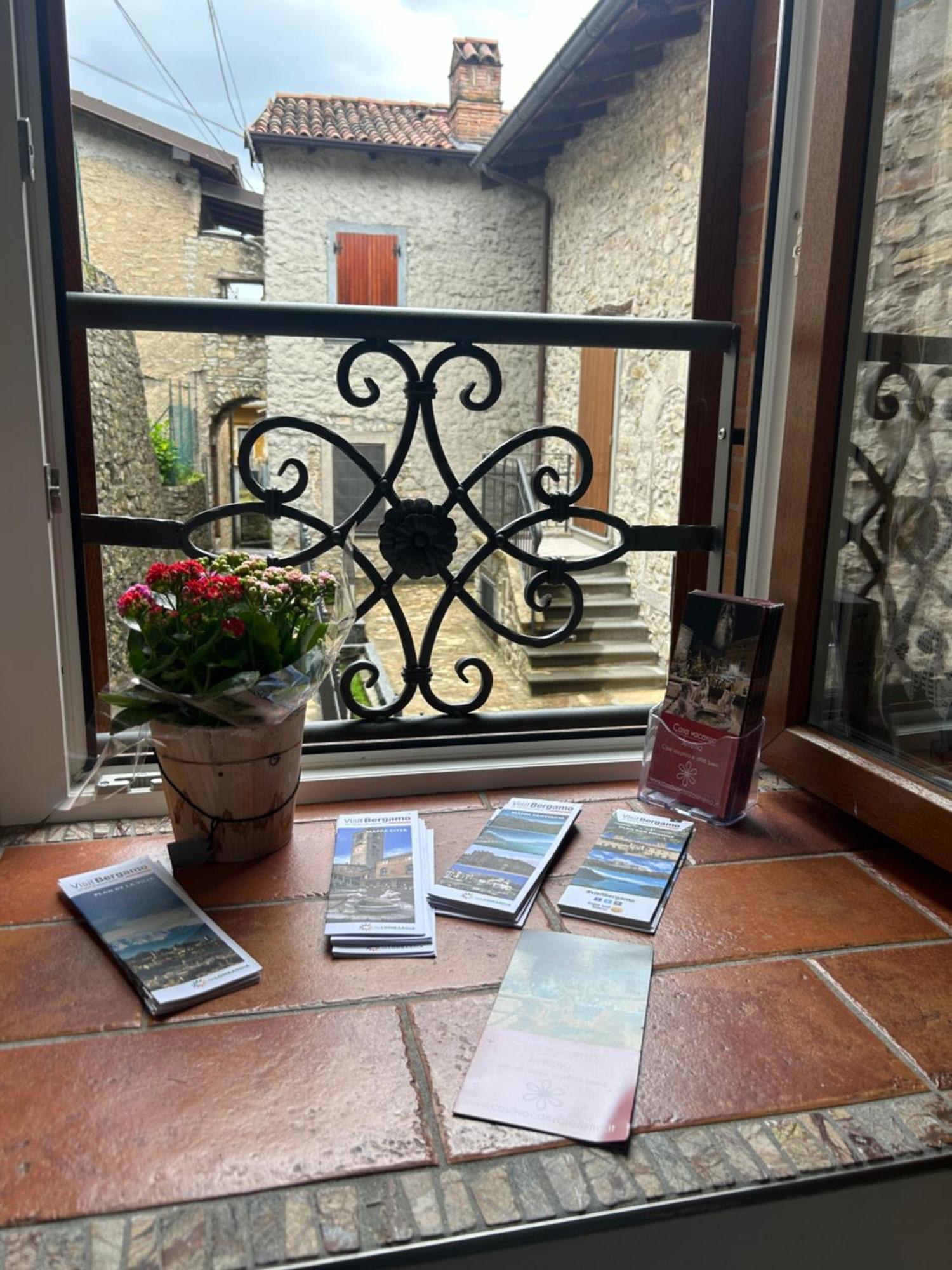 casa vacanza serena Palazzago Exterior foto